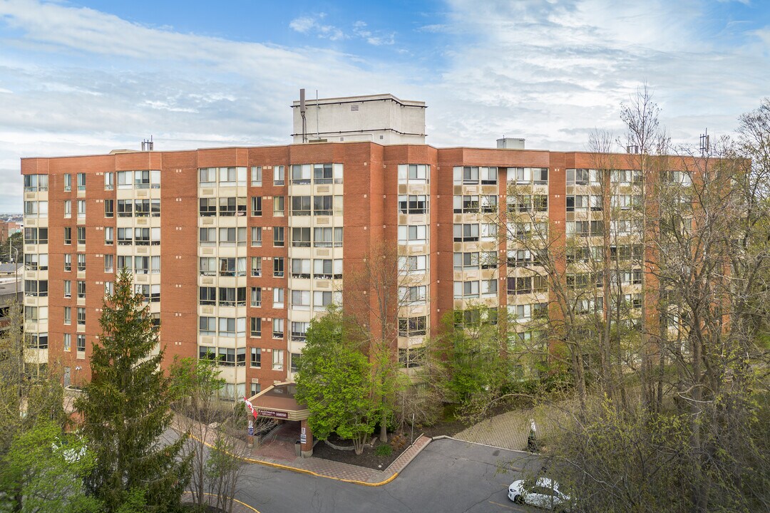 Sophia in Ottawa, ON - Building Photo