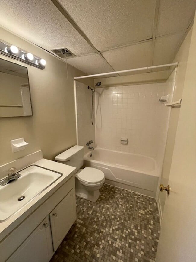 property at 3816 Country Club Rd