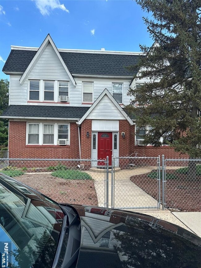 property at 142 Rutherford Pl