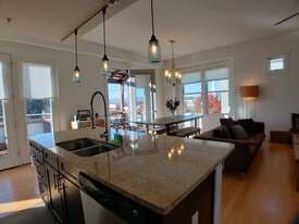 915 Haywood Rd, Unit 915 haywood road in Asheville, NC - Building Photo