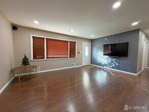 7 Joseph Ct in South Amboy, NJ - Building Photo - Building Photo