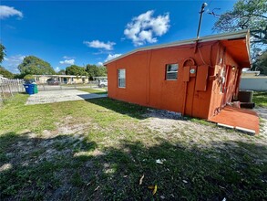 2510 NW 159th Terrace in Opa Locka, FL - Building Photo - Building Photo