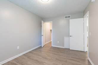 Lexington Springs Apartments in Lexington, VA - Building Photo - Interior Photo