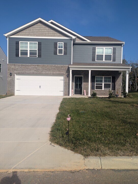 12325 Manhattan Ln in Knoxville, TN - Building Photo