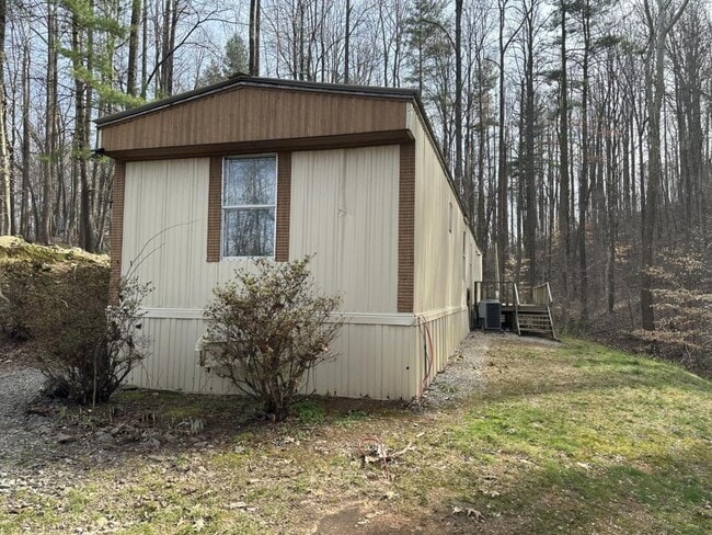 7045 Virgil H Goode Hwy in Rocky Mount, VA - Building Photo - Building Photo