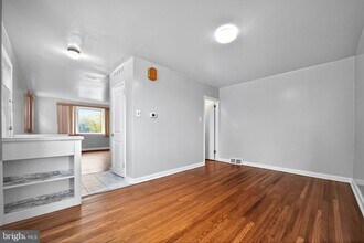 9050 Convent Ave in Philadelphia, PA - Building Photo - Building Photo