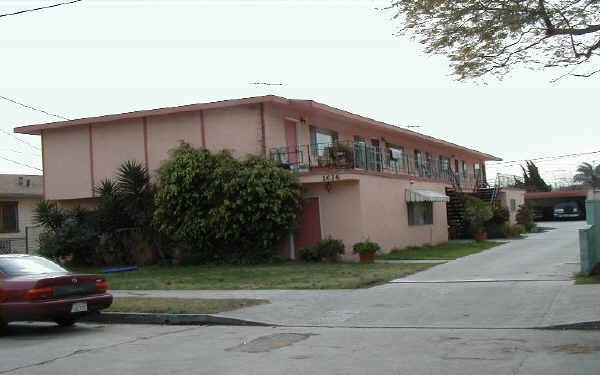 1636 W 219th St in Torrance, CA - Foto de edificio