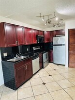 10046 Winding Lake Rd in Sunrise, FL - Building Photo