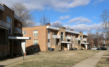 Mears Cove Apartments in Cincinnati, OH - Building Photo - Building Photo