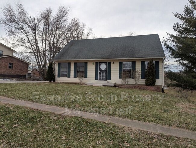 1596 Cypress Dr in Radcliff, KY - Building Photo - Building Photo