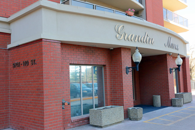 Grandin Manor in Edmonton, AB - Building Photo - Building Photo