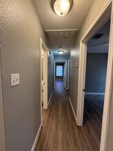 2221 Creekside Ln in Georgetown, TX - Foto de edificio - Building Photo