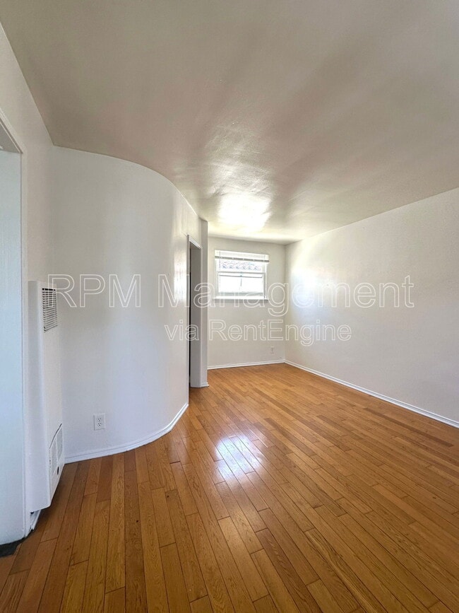 property at 1737 N Sycamore Ave