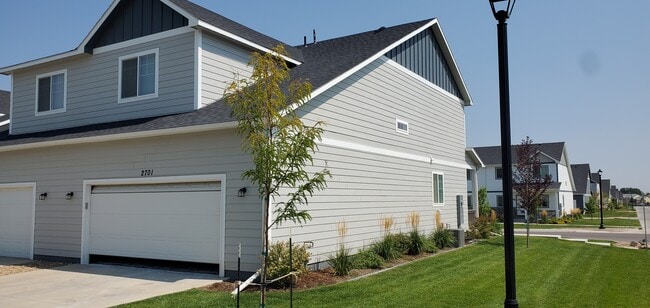 4355 24th Street Rd, Unit 2701 in Greeley, CO - Building Photo - Building Photo