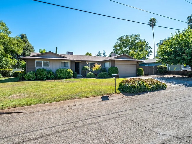 1201 Echo Rd in Redding, CA - Building Photo - Building Photo