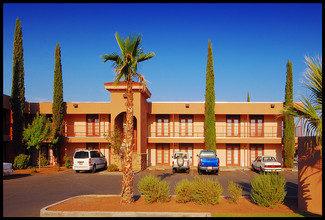 Desert Palms in Las Cruces, NM - Foto de edificio - Building Photo