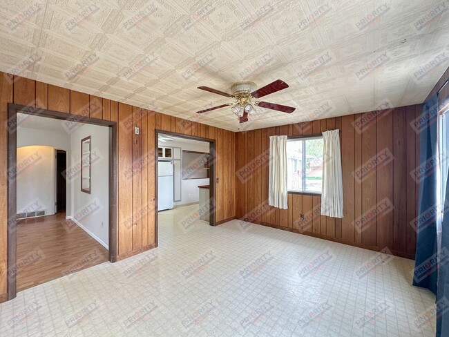 219 W Converse St in Moorcroft, WY - Building Photo - Building Photo