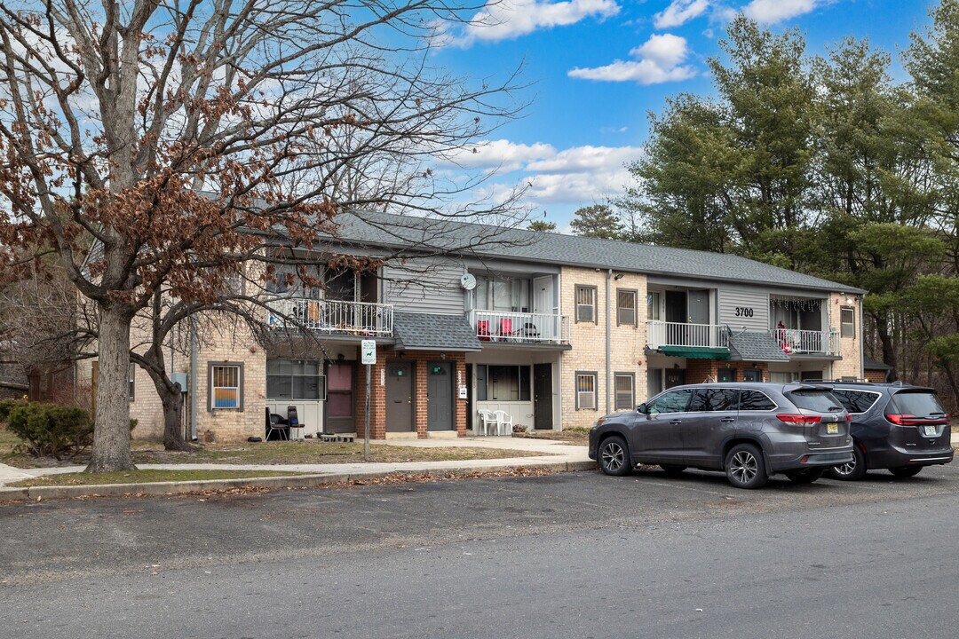 4110-4116 Arborwood in Lindenwold, NJ - Building Photo