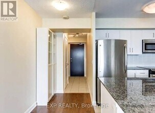 205-2205 Sherway Gardens Rd in Toronto, ON - Building Photo - Building Photo