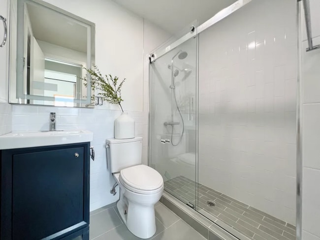 Furnished room/NOT APARTMENT, Unit 3 in Brooklyn, NY - Building Photo - Building Photo