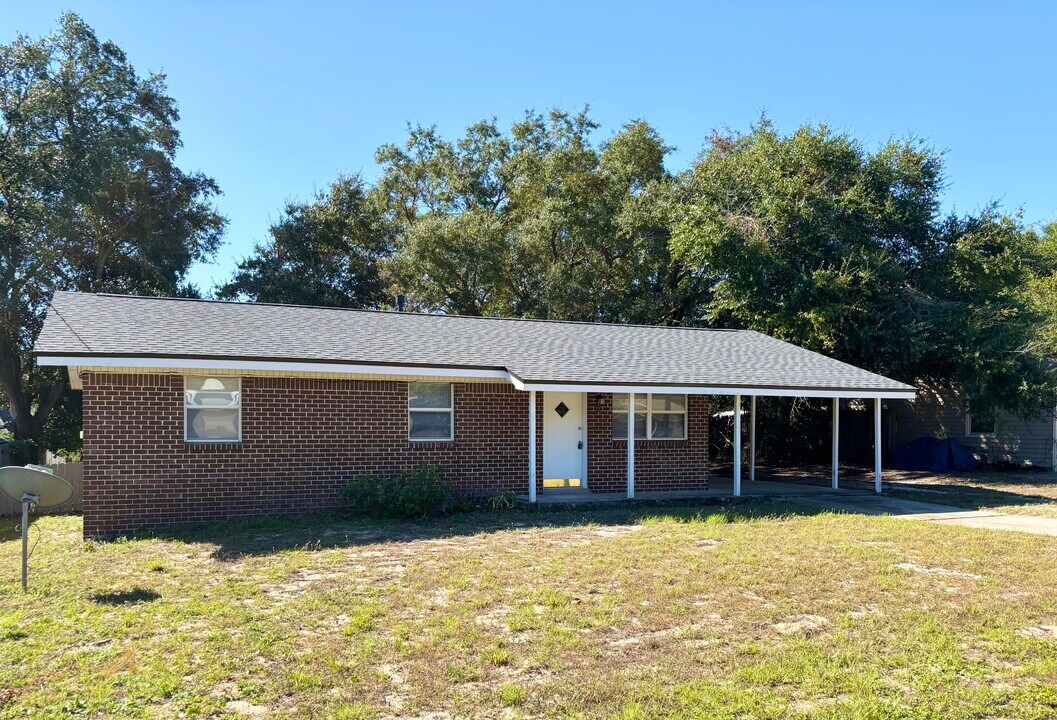 22 Overstreet Dr in Mary Esther, FL - Building Photo