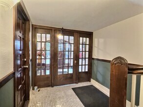 2921 N Pine Grove Ave in Chicago, IL - Building Photo - Building Photo