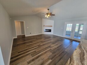 3808 Saber Tooth Cir in Gulf Breeze, FL - Building Photo - Building Photo