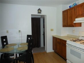 17 Lake Ave in Danbury, CT - Building Photo - Building Photo