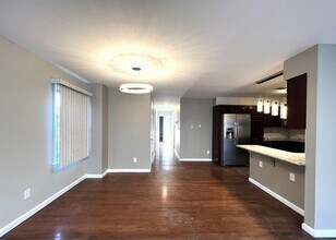 25 Wallis Ave in Jersey City, NJ - Building Photo - Building Photo