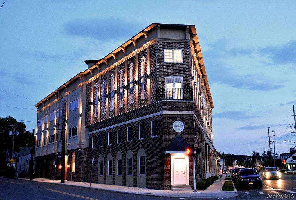 226 New York Ave in Huntington, NY - Foto de edificio