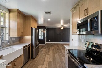7749 N 17th Ave in Phoenix, AZ - Building Photo - Building Photo
