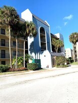 2788 Tennis Club Dr in West Palm Beach, FL - Building Photo