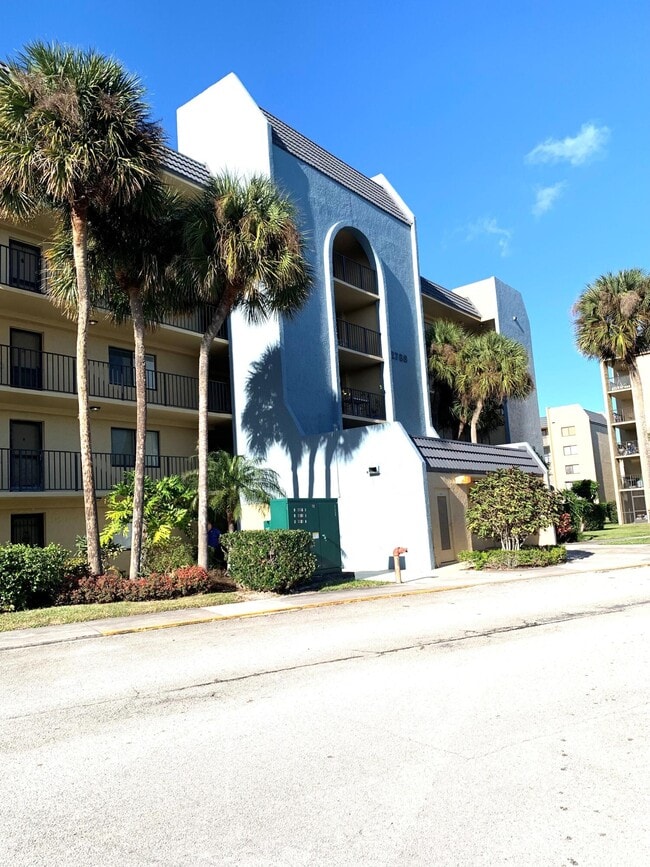 property at 2788 Tennis Club Dr