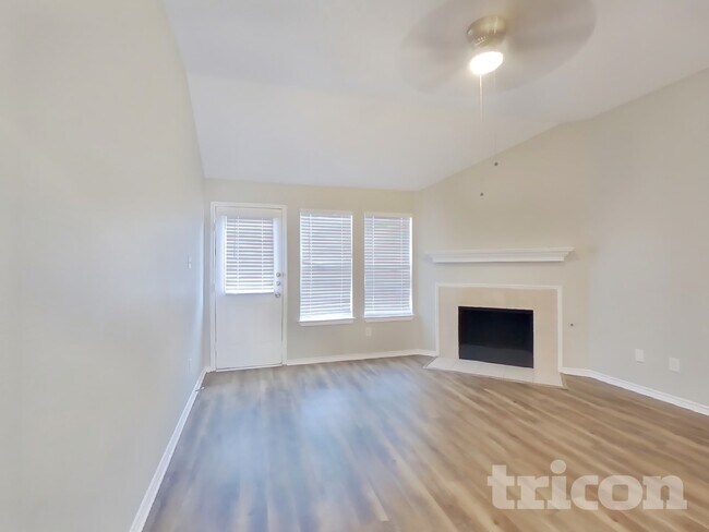 2000 Natchez Dr, Unit D in Forney, TX - Building Photo - Building Photo