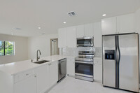 2503 Oceanview Ave in Delray Beach, FL - Foto de edificio - Building Photo