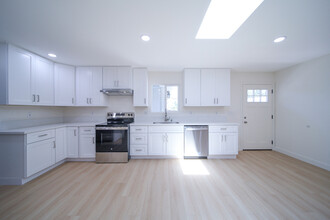 206 W Broadbent Dr in Riverside, CA - Building Photo - Building Photo