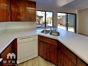 2276 Sandcastle Way in Sacramento, CA - Building Photo - Building Photo