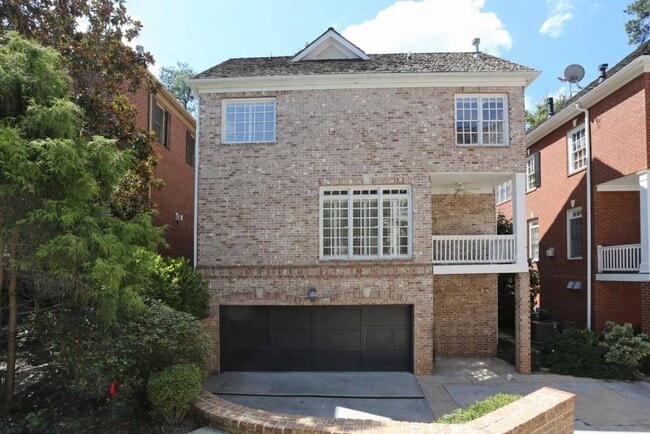 704 Longleaf Dr NE in Atlanta, GA - Building Photo - Building Photo