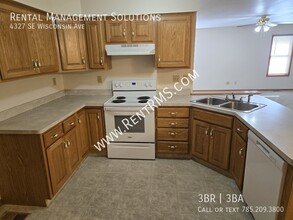 4327 SE Wisconsin Ave in Topeka, KS - Building Photo - Building Photo