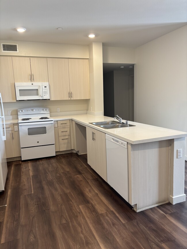 Archways Santa Ana in Santa Ana, CA - Building Photo - Building Photo