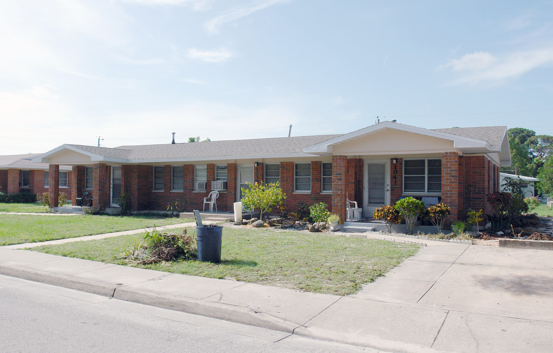 1037-1041 School St in Cocoa, FL - Building Photo