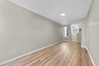 223 N Patterson Park Ave in Baltimore, MD - Building Photo - Building Photo