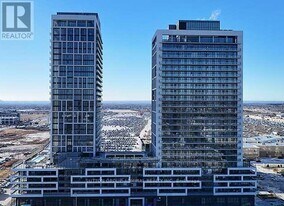 8960 Jane St in Vaughan, ON - Building Photo