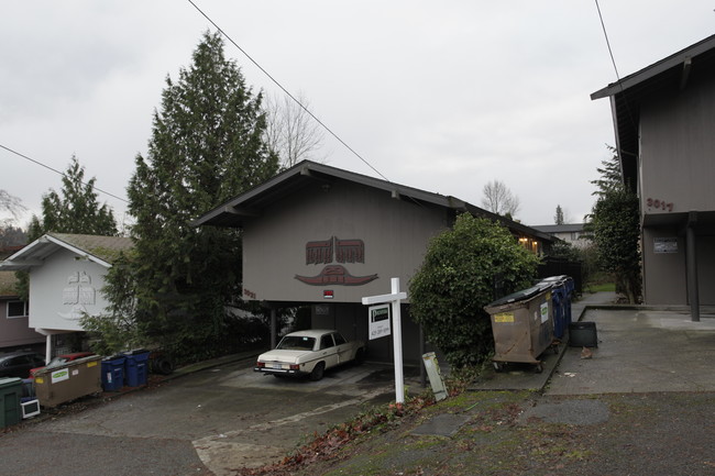 3021 NE 140th St in Seattle, WA - Foto de edificio - Building Photo