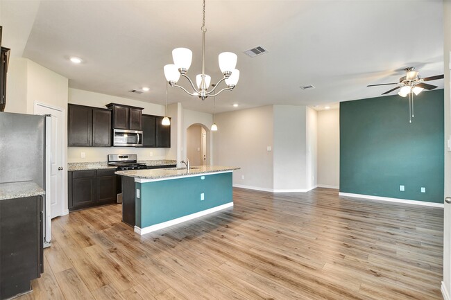 property at 1006 Fannin St