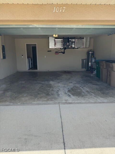 1017 NW 24th Ave in Cape Coral, FL - Foto de edificio - Building Photo