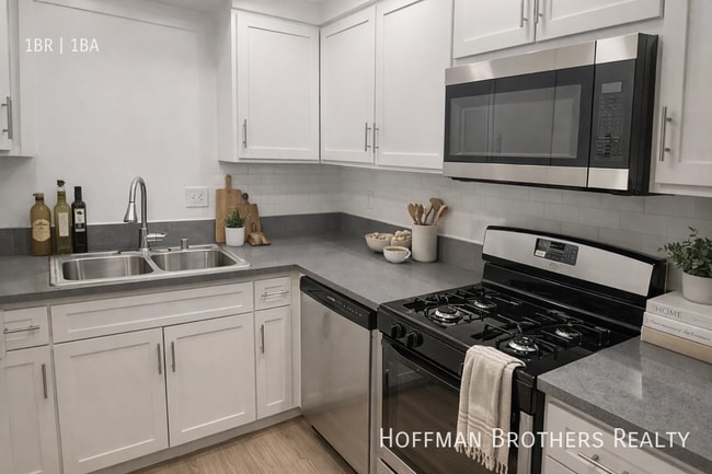 1140 N Clark St, Unit 401