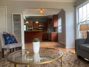 1390 Dwight Way in Berkeley, CA - Foto de edificio - Building Photo