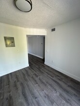 529 SW 4th St in Miami, FL - Building Photo - Building Photo