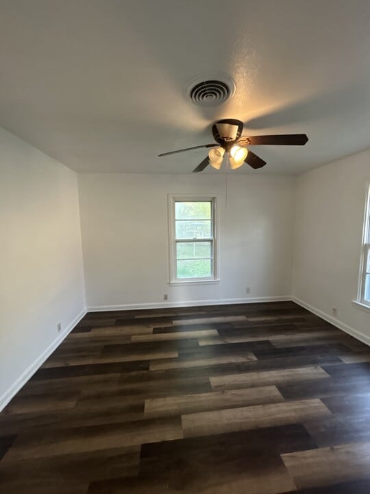 611 N Spencer St in Waco, TX - Building Photo